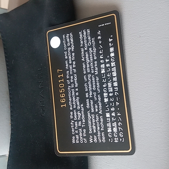 Authentic Chanel Caviar -iPhone 4 case wallet - Picture 6 of 8